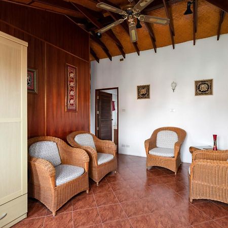 Beachfront Villa, Bang Po Ban Bang Po Exterior foto