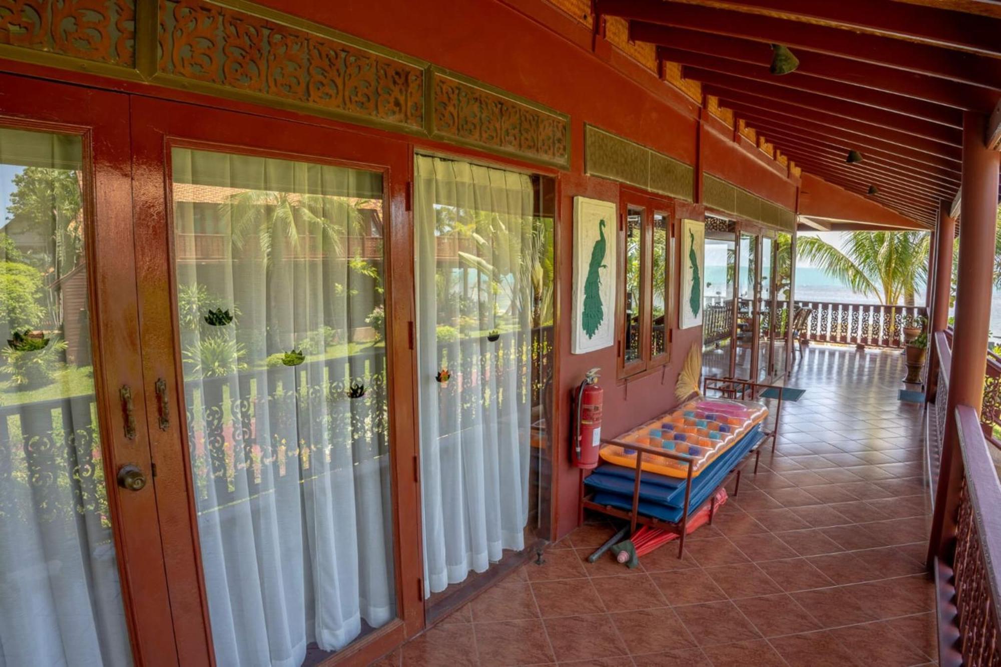 Beachfront Villa, Bang Po Ban Bang Po Exterior foto